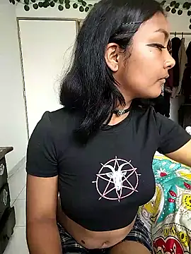 Snapshot of Luna_6 chatting on 01.07.26 Luna 6 online show from 01.07.26