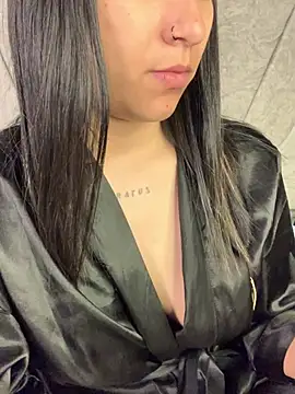 Snapshot of Val12777 chatting on 04.25.26 Val12777 online show from 04.25.26