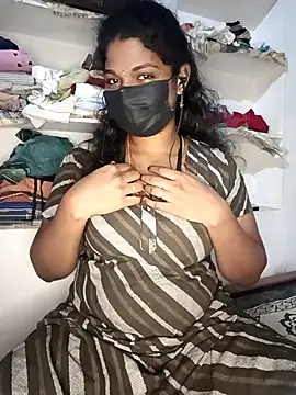 Snapshot of tamilsaisree chatting on 02.12.26 tamilsaisree online show from 02.12.26