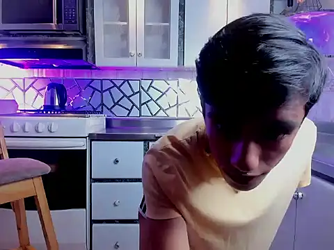 Snapshot of ABRAHAN_XO chatting on 12.15.25 ABRAHAN XO online show from 12.15.25