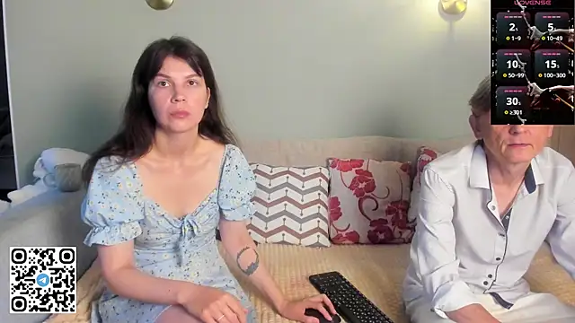 Snapshot of WeliosCouple chatting on 07.24.26 WeliosCouple online show from 07.24.26