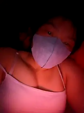 Snapshot of May-Ne chatting on 02.08.26 May-Ne online show from 02.08.26