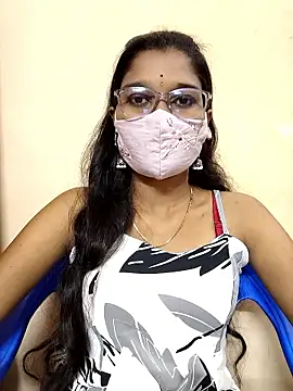 Snapshot of Nithya_Nith chatting on 01.12.26 Nithya Nith online show from 01.12.26