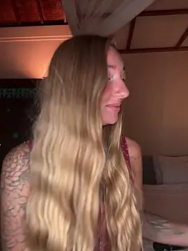 OpheliaRoxx online show from 12.20.25