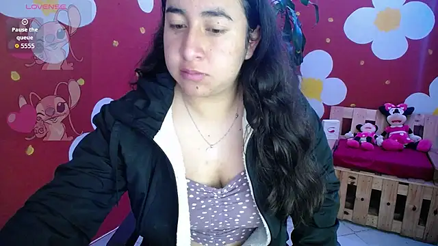 Snapshot of dollspicy chatting on 12.18.25 dollspicy online show from 12.18.25