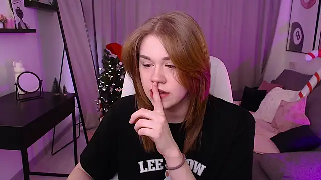 Snapshot of Alison_Doody chatting on 12.23.25 Alison Doody online show from 12.23.25