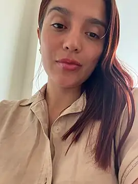 Snapshot of lara_beker chatting on 05.14.26 lara beker online show from 05.14.26