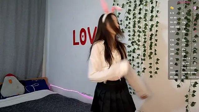 LisaBoddy online show from 04.10.26