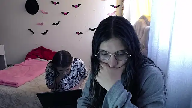 Snapshot of Briar_y_Blair chatting on 01.12.26 Briar y Blair online show from 01.12.26