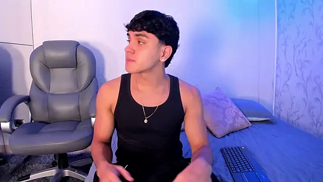 Snapshot of _TaylorBlack chatting on 02.05.26 TaylorBlack online show from 02.05.26