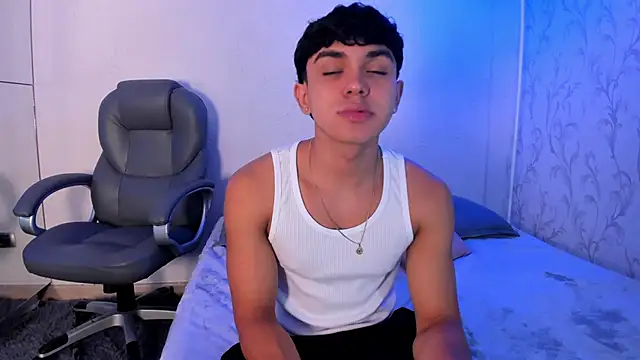 Snapshot of _TaylorBlack chatting on 02.06.26 TaylorBlack online show from 02.06.26