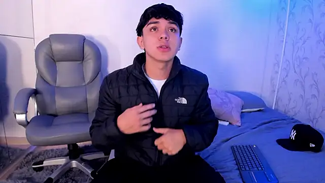 Snapshot of _TaylorBlack chatting on 02.09.26 TaylorBlack online show from 02.09.26