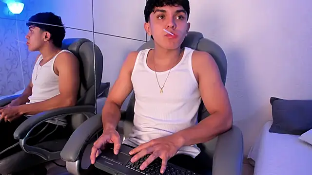 Snapshot of _TaylorBlack chatting on 02.18.26 TaylorBlack online show from 02.18.26