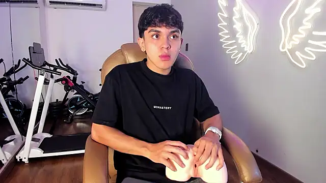 Snapshot of _TaylorBlack chatting on 02.20.26 TaylorBlack online show from 02.20.26