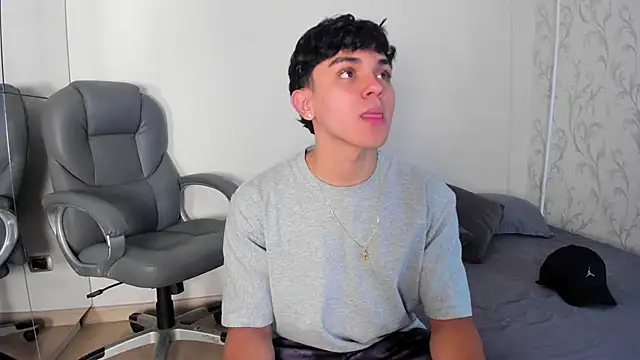  TaylorBlack online show from 04.04.26