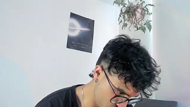 Snapshot of charlie_dicker chatting on 01.06.26 charlie dicker online show from 01.06.26