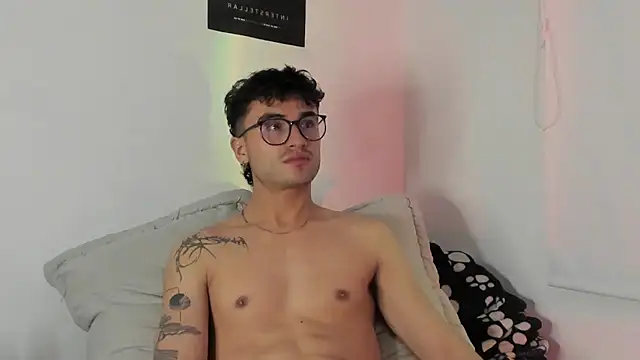 Snapshot of charlie_dicker chatting on 01.07.26 charlie dicker online show from 01.07.26