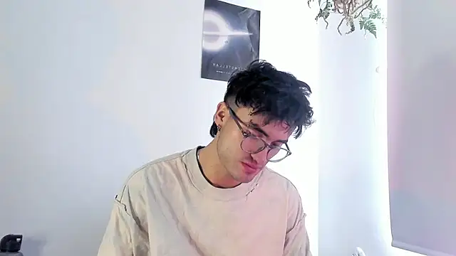 Snapshot of charlie_dicker chatting on 01.08.26 charlie dicker online show from 01.08.26