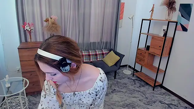 Snapshot of KymWestgaard chatting on 01.11.26 KymWestgaard online show from 01.11.26