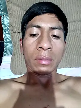 Snapshot of santhiago19 chatting on 12.17.25 santhiago19 online show from 12.17.25