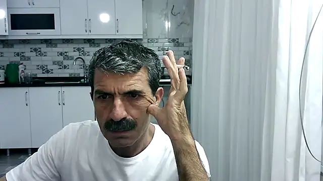 Snapshot of kobra21turki chatting on 05.17.26 kobra21turki online show from 05.17.26