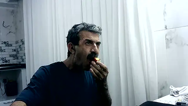 Snapshot of kobra21turki chatting on 05.19.26 kobra21turki online show from 05.19.26