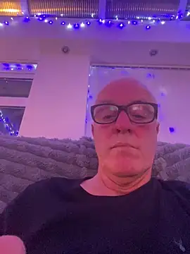 madgaz online show from 12.15.25