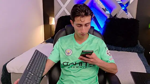 Ithan Skin online show from 01.09.26