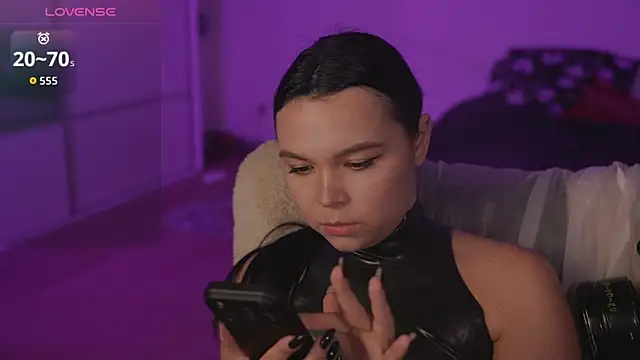 Snapshot of Dominatrix_Alice chatting on 07.03.26 Dominatrix Alice online show from 07.03.26