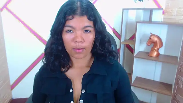 Snapshot of Heidy_Colins chatting on 02.14.26 Heidy Colins online show from 02.14.26