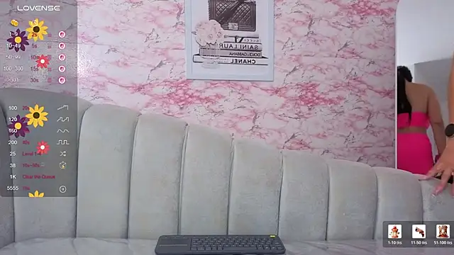 vaiolett t online show from 02.14.26