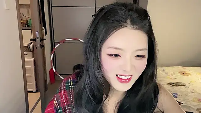 Snapshot of Koikoi___ chatting on 12.17.25 Koikoi online show from 12.17.25