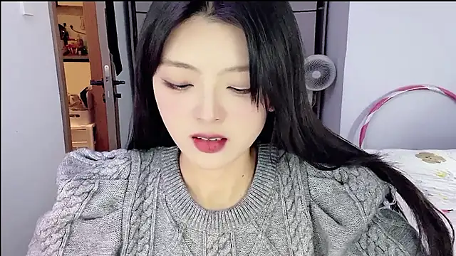 Snapshot of Koikoi___ chatting on 12.19.25 Koikoi online show from 12.19.25