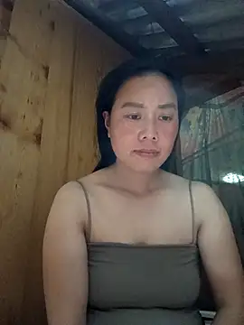 Snapshot of Chloe-ee chatting on 12.20.25 Chloe-ee online show from 12.20.25