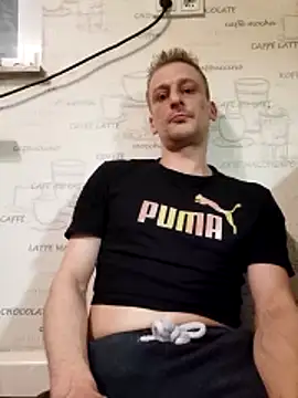 Snapshot of AnDyWaesche90 chatting on 04.15.26 AnDyWaesche90 online show from 04.15.26