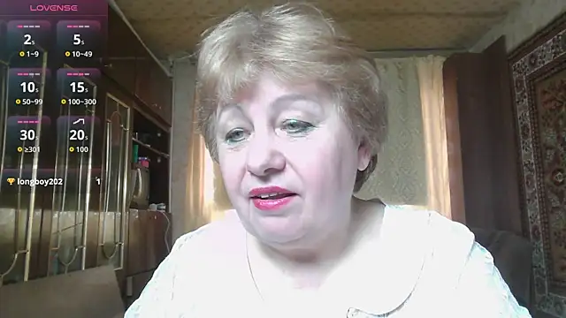 Snapshot of Casey_peach chatting on 03.25.26 Casey peach online show from 03.25.26