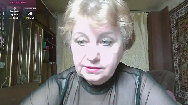 Snapshot of Casey_peach chatting on 04.01.26 Casey peach online show from 04.01.26