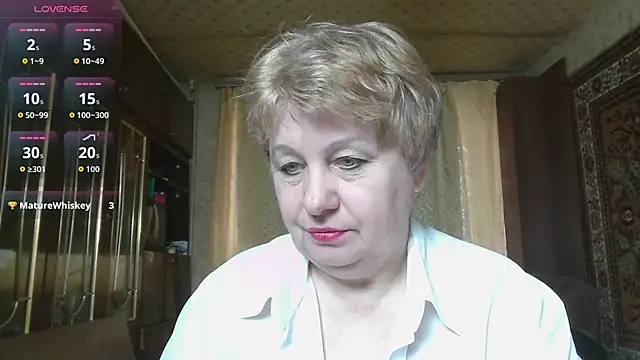 Snapshot of Casey_peach chatting on 04.08.26 Casey peach online show from 04.08.26