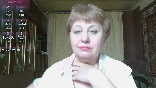 Snapshot of Casey_peach chatting on 04.08.26 Casey peach online show from 04.08.26
