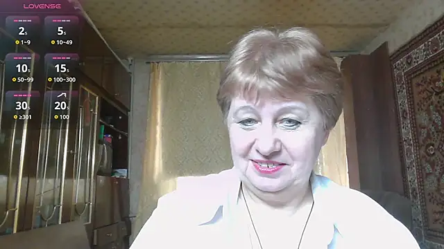 Snapshot of Casey_peach chatting on 04.11.26 Casey peach online show from 04.11.26
