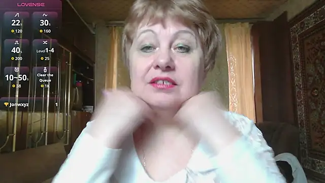 Snapshot of Casey_peach chatting on 04.15.26 Casey peach online show from 04.15.26