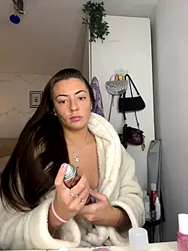 Snapshot of georgiag chatting on 01.05.26 georgiag online show from 01.05.26