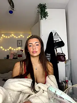 Snapshot of georgiag chatting on 01.12.26 georgiag online show from 01.12.26