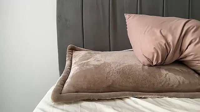 HotWhisper22 online show from 04.10.26