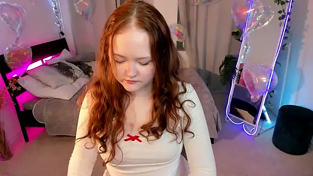 Snapshot of Yennefer__ chatting on 02.17.26 Yennefer online show from 02.17.26