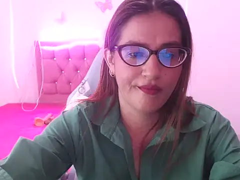 NathyVega online show from 12.18.25