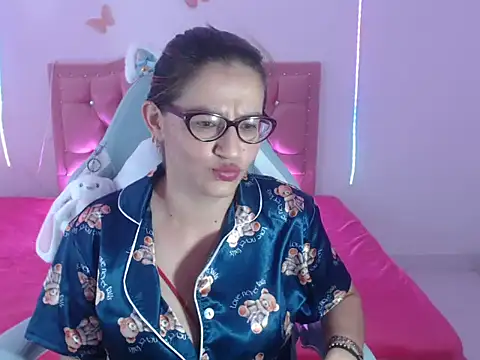 NathyVega online show from 12.20.25