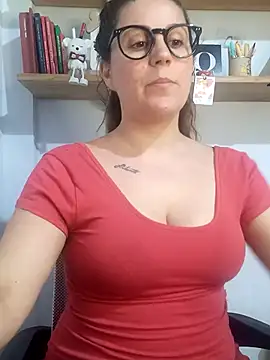 Snapshot of SofiEsteves chatting on 03.13.26 SofiEsteves online show from 03.13.26