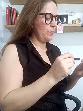 Snapshot of SofiEsteves chatting on 04.14.26 SofiEsteves online show from 04.14.26