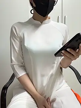 Snapshot of bi_biii chatting on 04.15.26 bi biii online show from 04.15.26